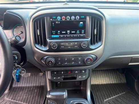 Used 2018 Chevrolet Colorado Z71 w/ Z71 Midnight Edition AWD/4WD image 14