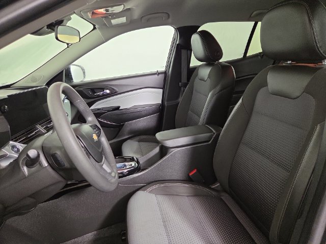 Used 2025 Chevrolet Trax LT FWD image 14