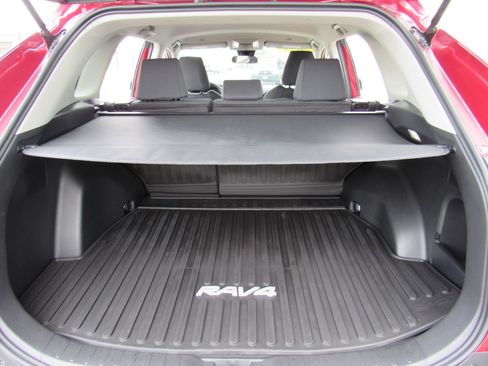 Used 2023 Toyota RAV4 LE AWD/4WD image 29