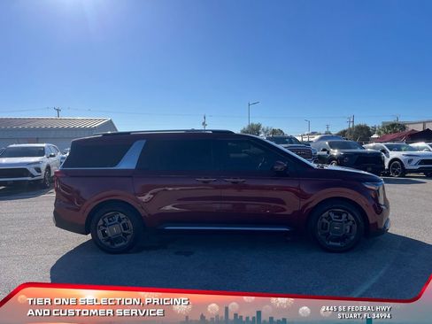 Used 2025 Kia Carnival SX image 8