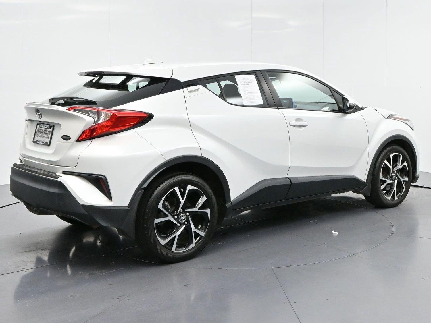 Used 2022 Toyota C-HR XLE FWD image 7