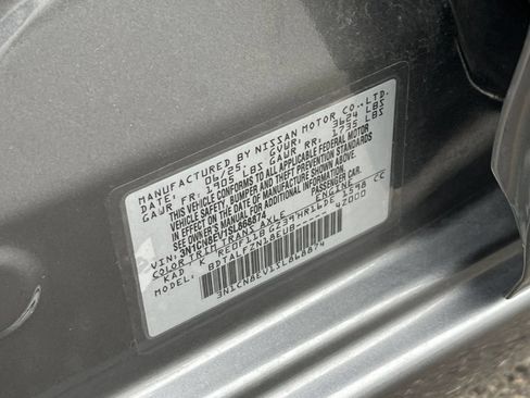 Used 2025 Nissan Versa SV FWD image 28