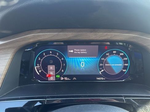 Used 2024 Volkswagen Atlas SE image 19