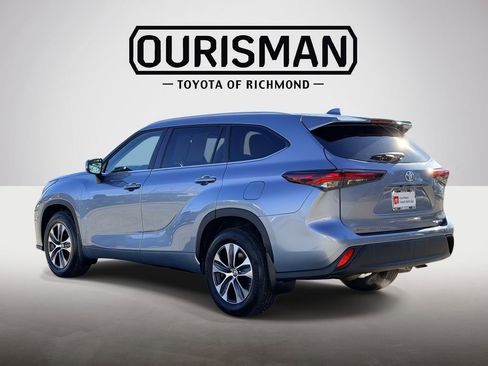 Certified 2024 Toyota Highlander XLE image 23