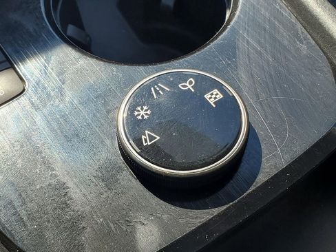 Used 2021 Nissan Rogue SV image 28