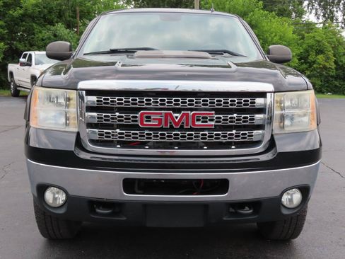 Used 2013 GMC Sierra 2500 SLE w/ SLE Preferred Package AWD/4WD image 9