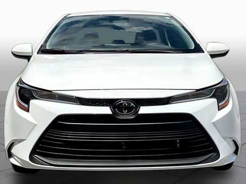 Used 2026 Toyota Corolla LE FWD image 4