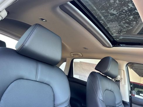 New 2026 Honda HR-V EX-L image 14