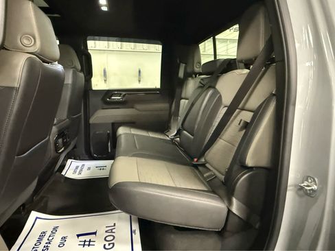 Used 2025 Chevrolet Silverado 2500 ZR2 w/ Technology Package image 21