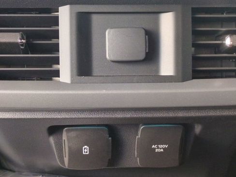 New 2025 Ford F150 Lariat w/ Equipment Group 501A Mid image 14