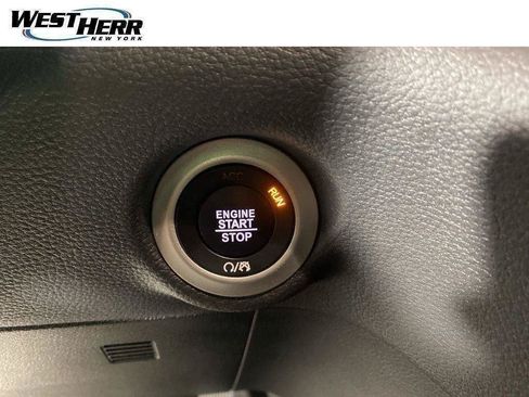 Used 2026 Chrysler Pacifica Select AWD/4WD image 37