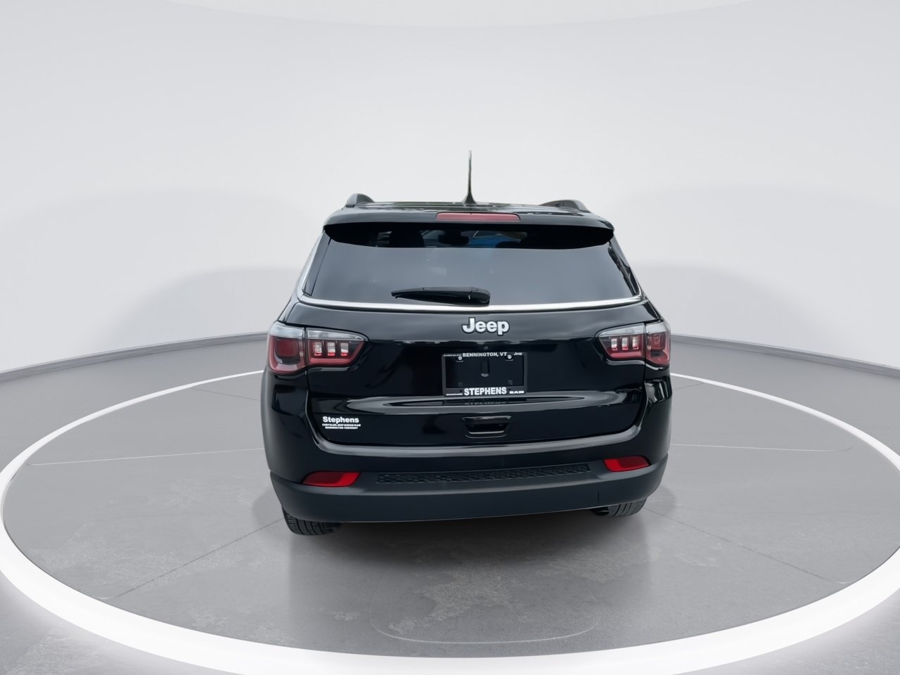 Used 2018 Jeep Compass Limited w/ Navigation Group AWD/4WD image 16
