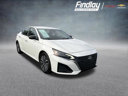 Used 2025 Nissan Altima 2.5 SV FWD image 1