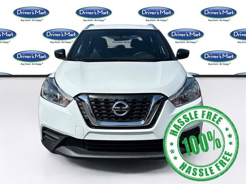 Used 2018 Nissan Kicks S w/ Exterior Electronics Package FWD image 2