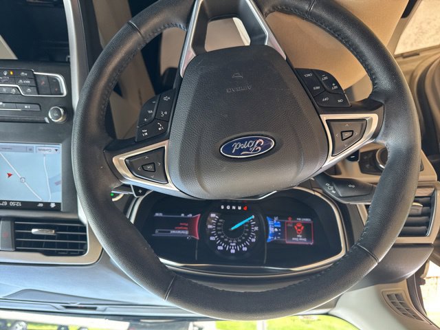 Used 2017 Ford Fusion SE w/ Fusion SE Technology Package FWD image 20
