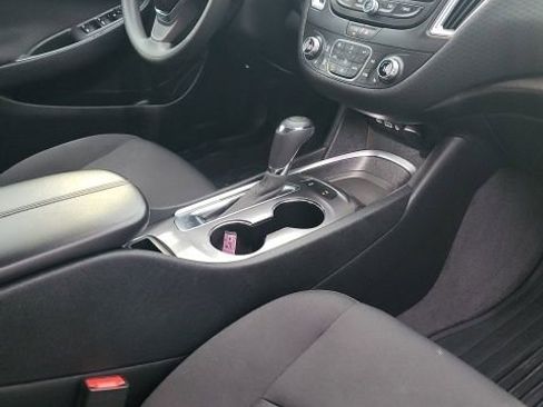 Used 2020 Chevrolet Malibu LT image 17