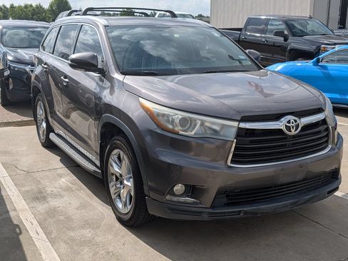 Used 2015 Toyota Highlander Limited FWD image 11