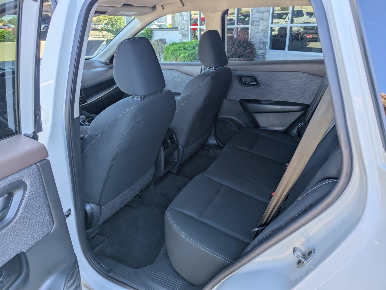 Used 2023 Nissan Rogue S AWD/4WD image 22