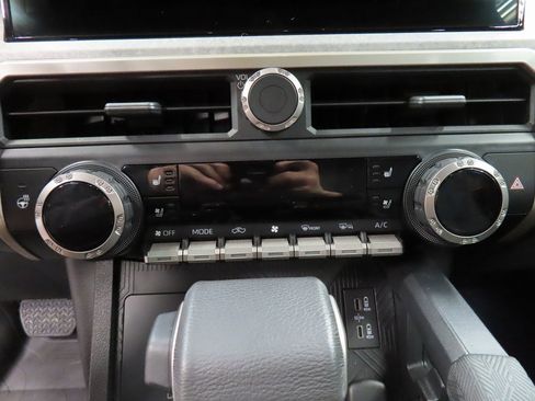 Used 2024 Toyota Tacoma Trailhunter Crew Cab image 49