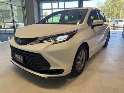Used 2021 Toyota Sienna LE