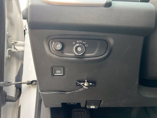 Used 2020 GMC Terrain SLE w/ Driver Convenience Package FWD image 19