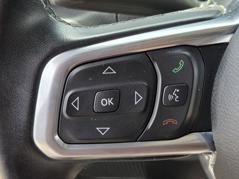 Used 2020 Jeep Wrangler Unlimited Sahara AWD/4WD image 27