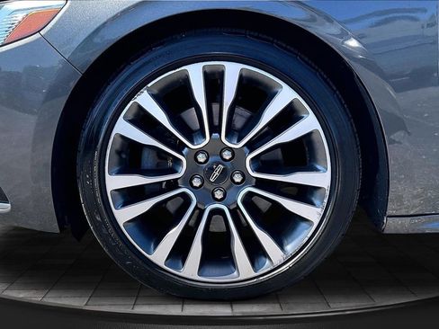 Used 2018 Lincoln Continental Reserve w/ Continental Climate Package image 36