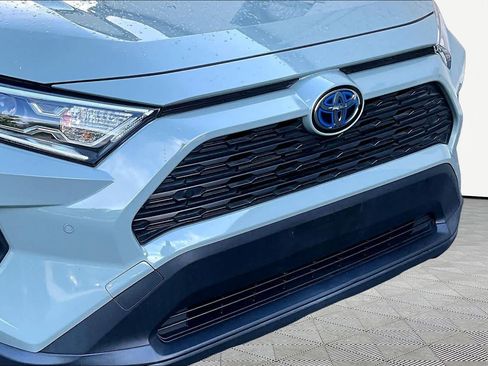 Used 2021 Toyota RAV4 XLE Premium AWD/4WD image 30