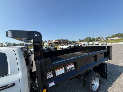 New 2026 RAM 5500 Tradesman w/ Chrome Appearance Group AWD/4WD image 22
