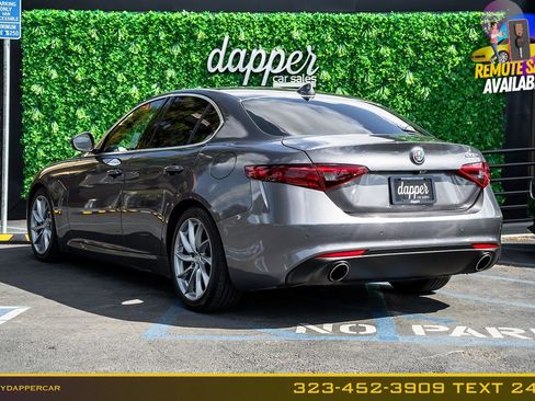 Used 2017 Alfa Romeo Giulia RWD image 7