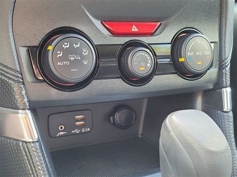 Used 2024 Subaru Forester Premium image 33