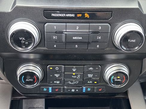 Used 2020 Ford F150 Limited w/ Trailer Tow Package image 6