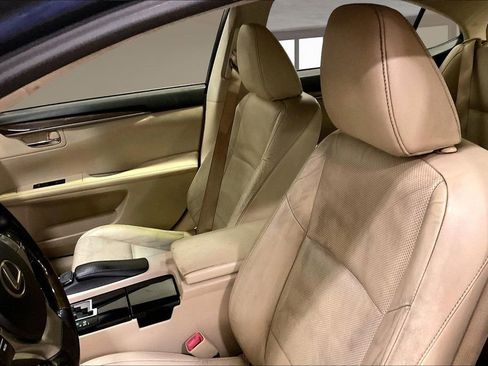 Used 2015 Lexus ES 350 w/ Luxury Package FWD image 18