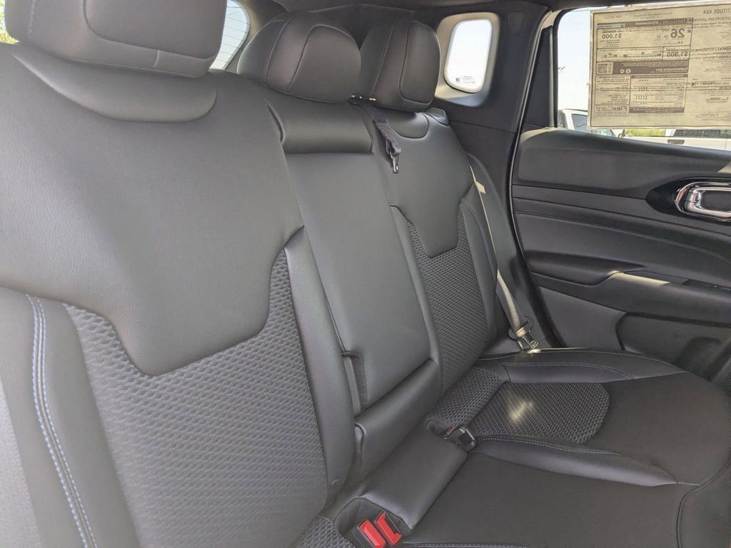 New 2026 Jeep Compass Latitude AWD/4WD image 31