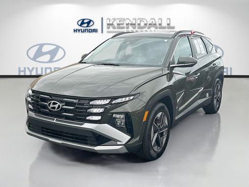 Used 2025 Hyundai Tucson SEL FWD image 3