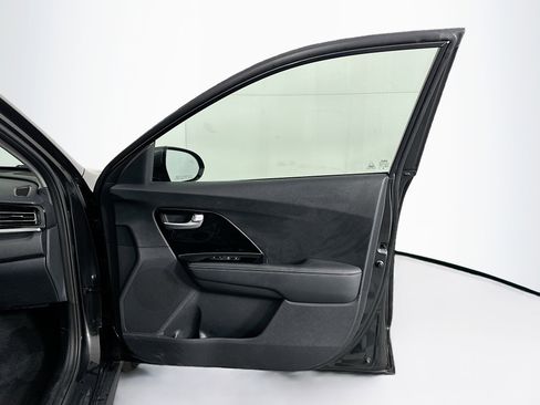 Used 2022 Kia Niro EX image 30