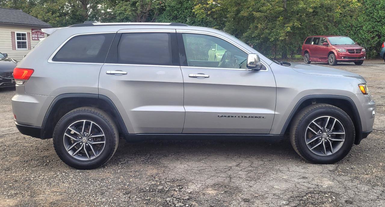 Used 2017 Jeep Grand Cherokee Limited w/ Luxury Group II AWD/4WD image 9