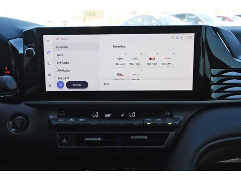 Used 2025 Toyota Camry SE image 22