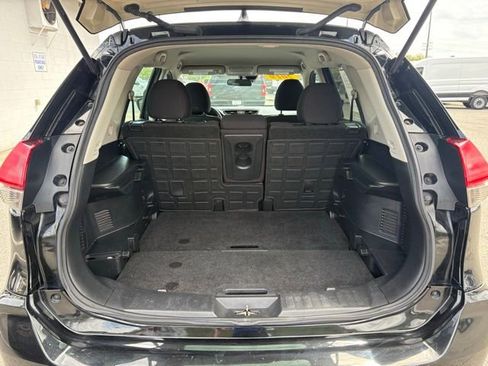 Used 2019 Nissan Rogue S FWD image 27