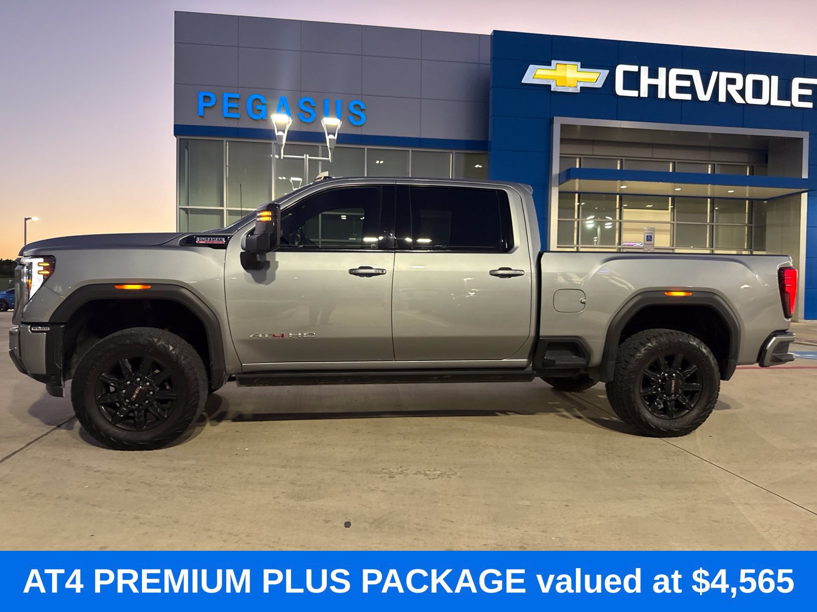 Used 2024 GMC Sierra 2500 AT4 w/ AT4 Premium Plus Package AWD/4WD image 2