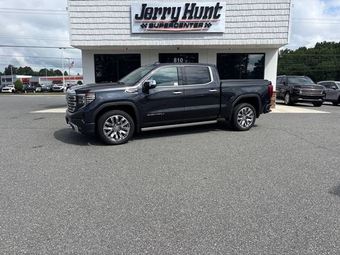 Used 2023 GMC Sierra 1500 Denali w/ Denali Reserve Package AWD/4WD image 1