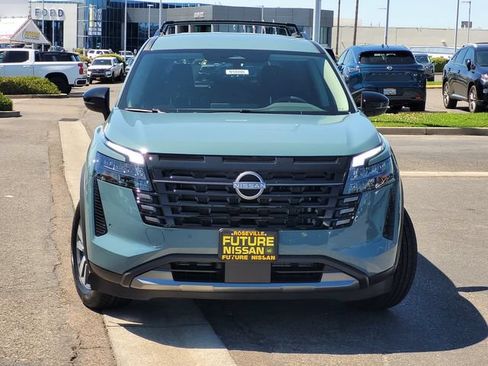 New 2026 Nissan Pathfinder SL w/ Cargo Package AWD/4WD image 2