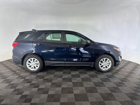 Used 2021 Chevrolet Equinox LS AWD/4WD image 4