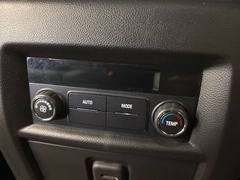 Used 2023 Chevrolet Traverse LT w/ LPO, Floor Liner Package image 18