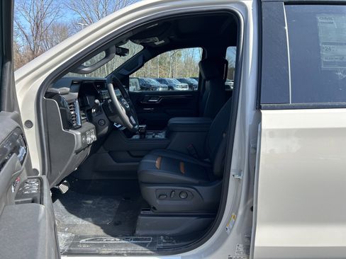 New 2026 GMC Sierra 1500 AT4 w/ AT4 Premium Package AWD/4WD image 13