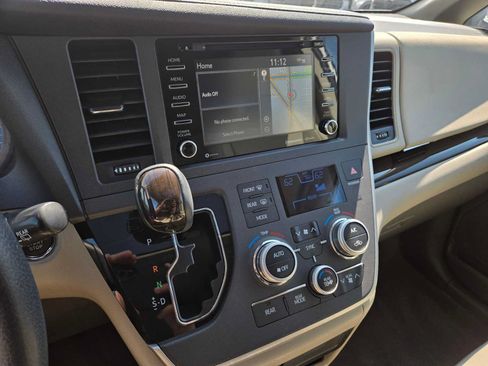Used 2020 Toyota Sienna XLE w/ XLE Navigation Package AWD/4WD image 29