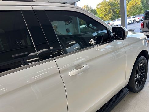 Certified 2024 Ford Expedition XLT RWD image 9