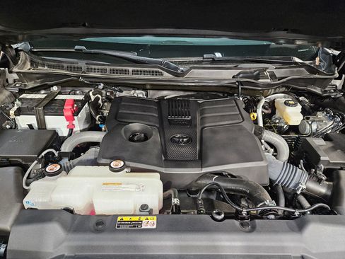 Used 2025 Toyota Tundra SR5 AWD/4WD image 19