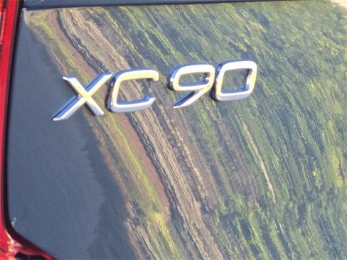 Used 2022 Volvo XC90 T6 Momentum w/ Climate Package image 10