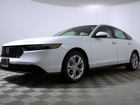 Used 2025 Honda Accord LX image 2